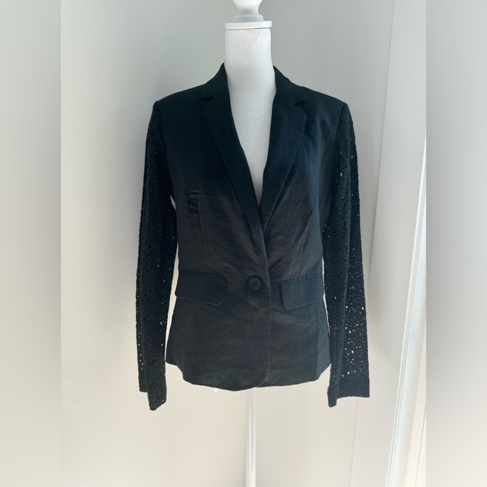 BCBG Paris Women’s size 4 Linen Blazer Black Lace Sleeves Feminine Office Work